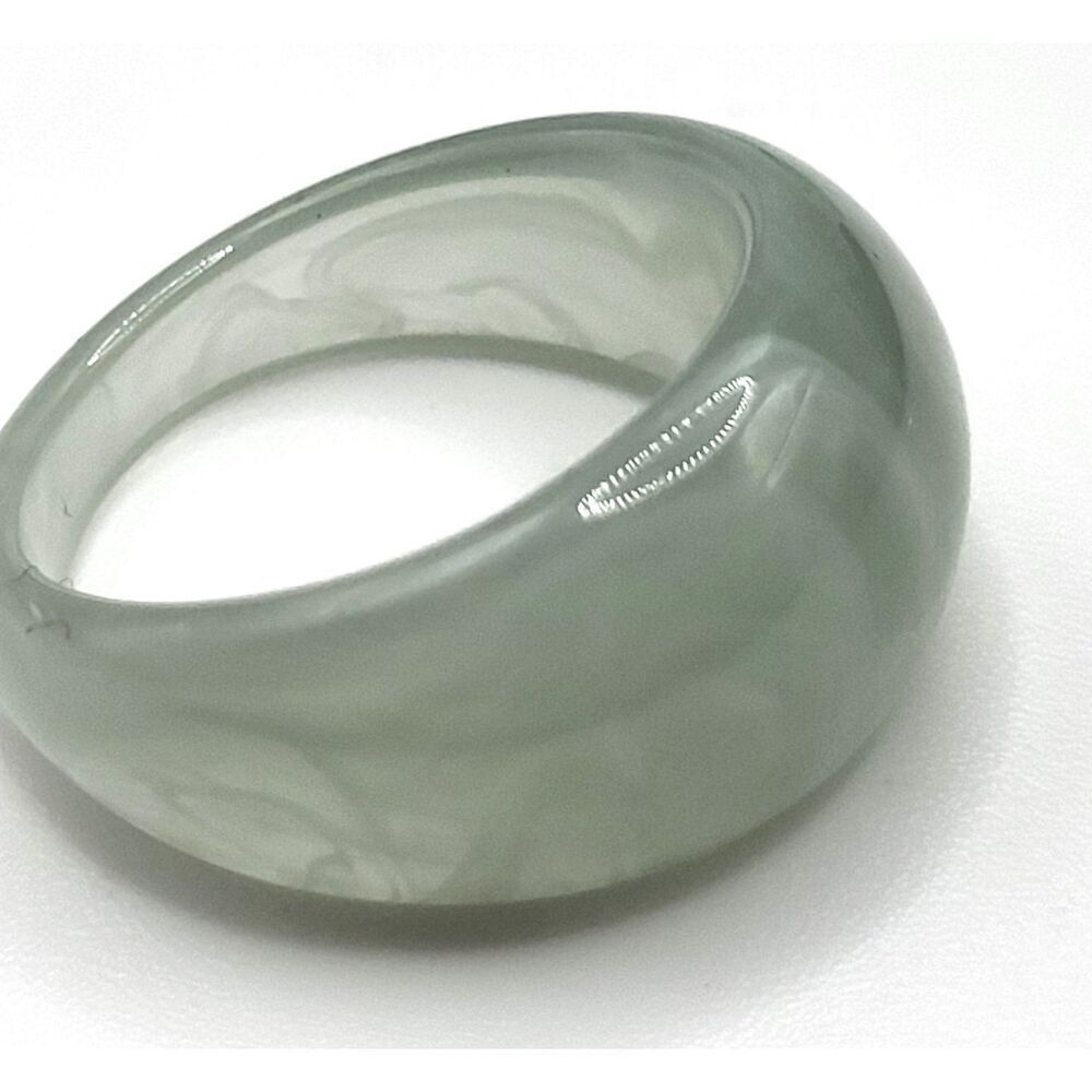 New Without Tags Pale Blue Chunky Acrylic Ring Size 7.5